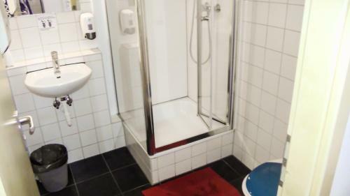 Hostal Alex 30 Hostel