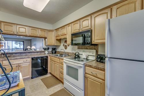 Anchorage II B11 Apartment