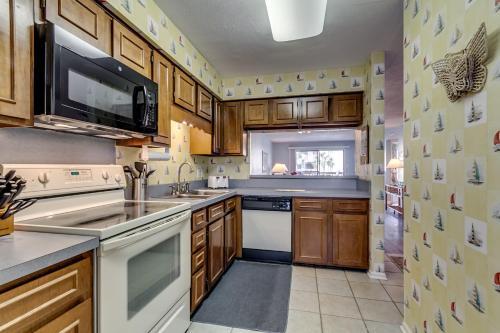 Anchorage II B15 Apartment