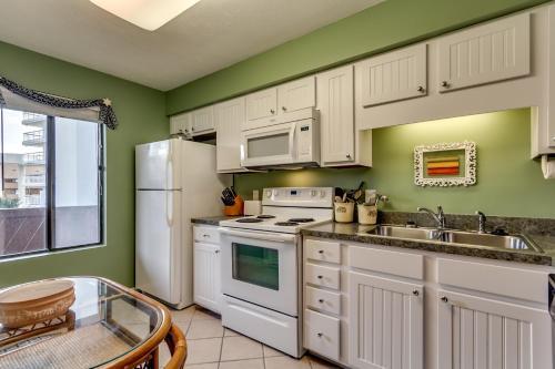 Anchorage II B12 Apartment