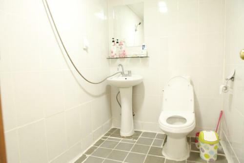 Hostal Baozen Guesthouse