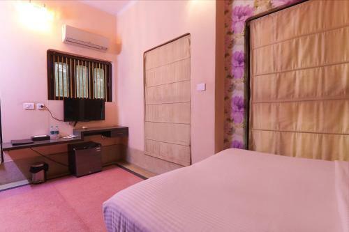 Fabhotel East View