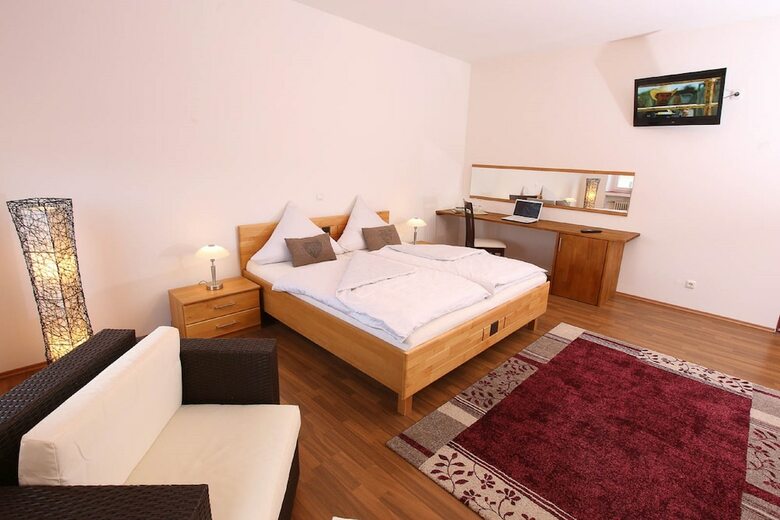 Hostal Pension Leonardo