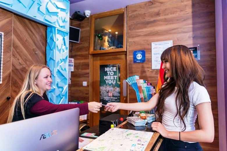 Hostal Sky Backpackers