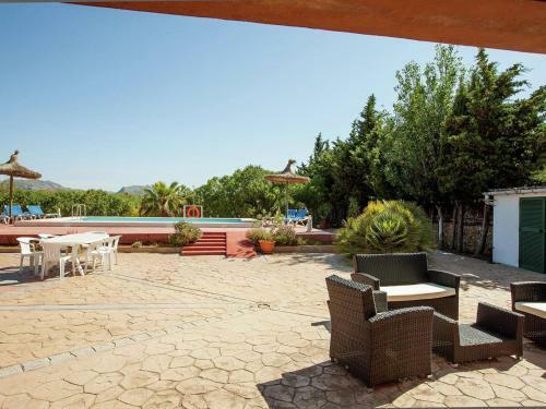 Cozy Holiday Home With Private Pool In Alcudia