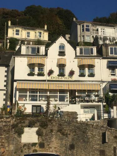 Hostal Dolphin Guest House