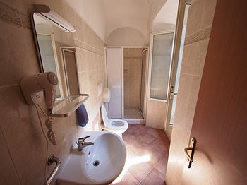 Hostal Alessandro Palace