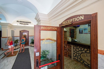 Hostal Alessandro Palace