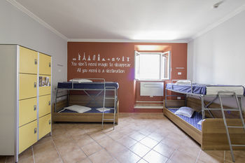 Hostal Alessandro Palace