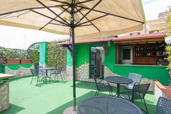 Hostal Alessandro Palace