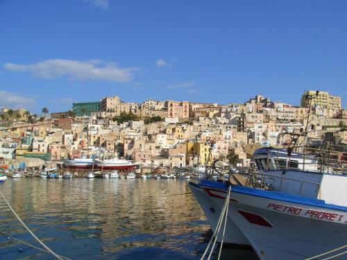 Apartamento Holiday Home In Sciacca With Veranda, Terrace, Bbq, Storage
