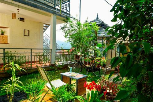 Mistletoe Homestay & Cafe