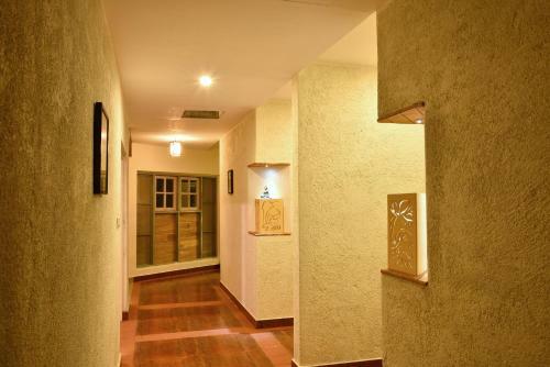 Mistletoe Homestay & Cafe