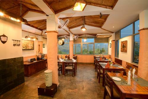 Mistletoe Homestay & Cafe