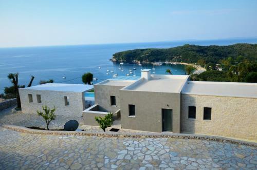 Villa Kira