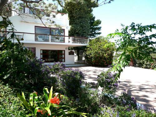 Hostal Oceangolf Guest House