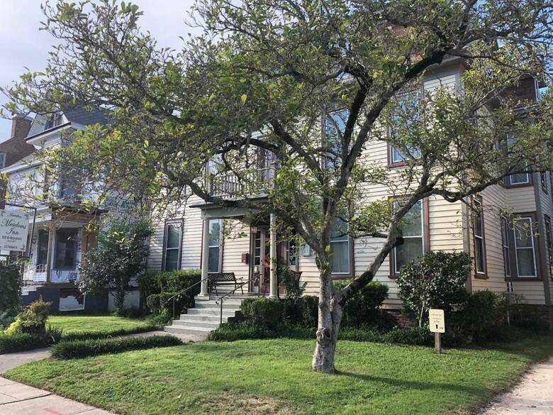 Bed & Breakfast Meadows Inn