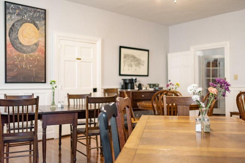 Bed & Breakfast Meadows Inn