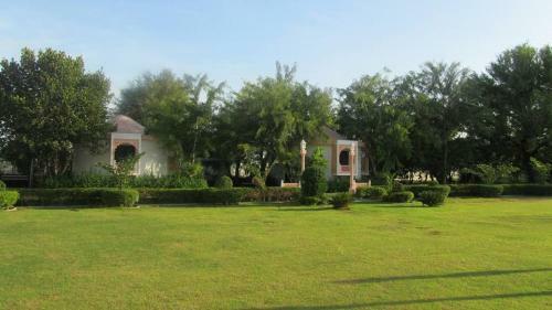 Hotel Badhal Heritage Resort