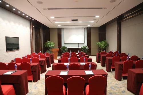 Kaixuanmen Jianguo Hotel