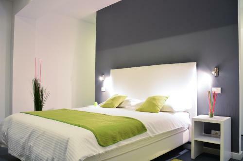 Living Aparthotel