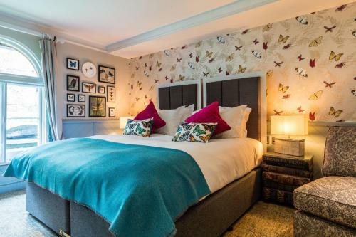 Hotel Hand And Spear