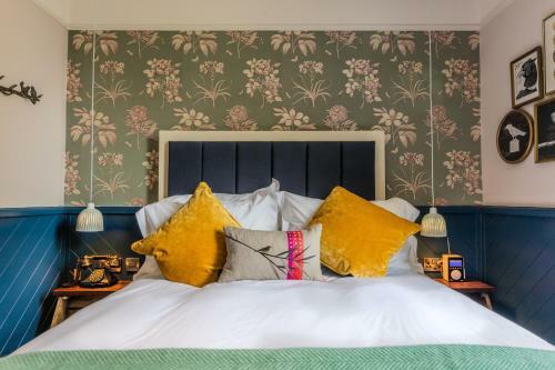 Hotel Hand And Spear