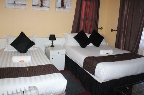 Hostal Phomolo Guest House