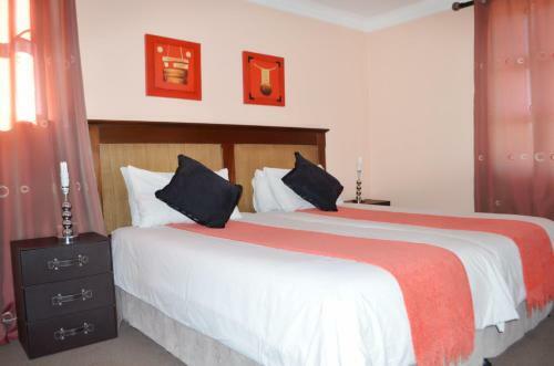 Hostal Phomolo Guest House