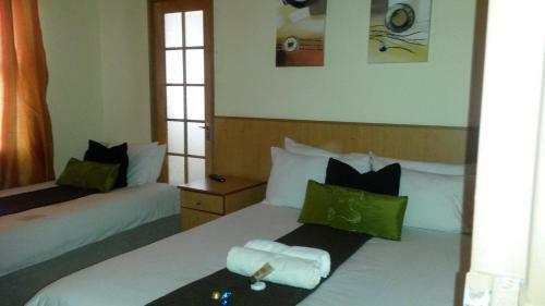 Hostal Phomolo Guest House