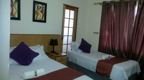 Hostal Phomolo Guest House