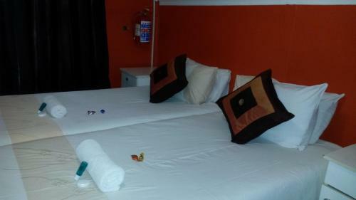 Hostal Phomolo Guest House