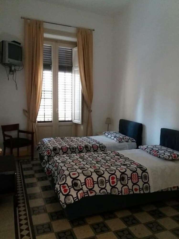 Hostal Palazzo Savona