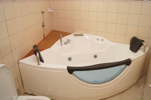 Biyem Hotel