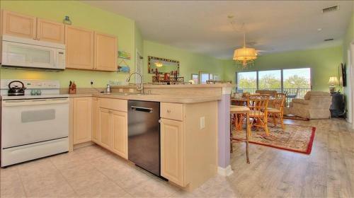 Mariner's Pointe 202 Home