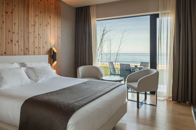 Hotel Pedras Do Mar Resort & Spa