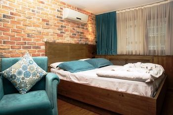 Hotel Cube Suites
