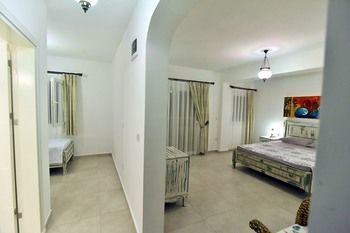 Bahama Art Hotel