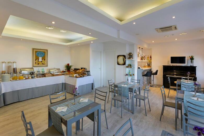 Apartamento Sea Breeze Residence