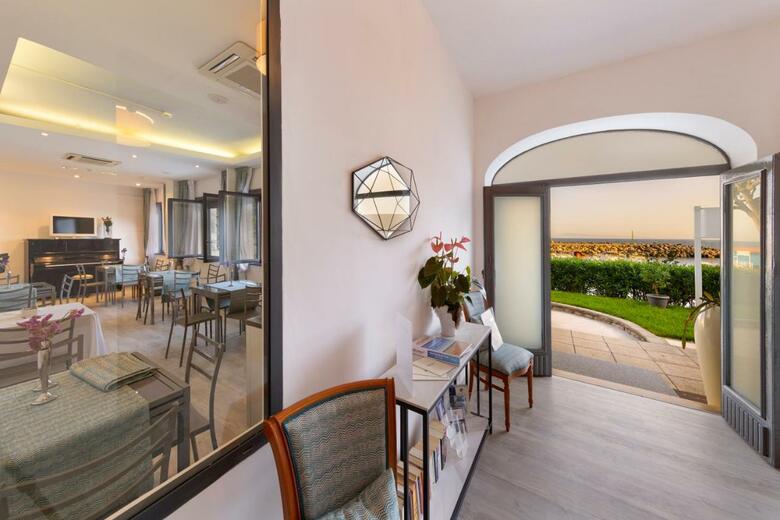 Apartamento Sea Breeze Residence