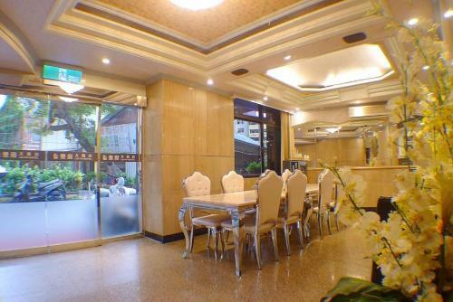Lo Fo Hotel