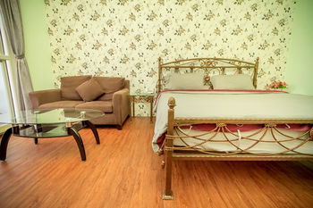 Starry Hotel
