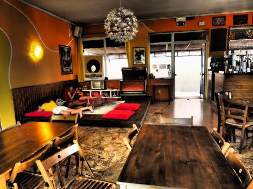 Hostal Sunflower