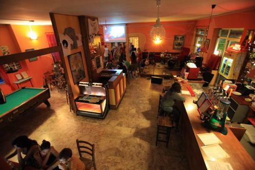 Hostal Sunflower