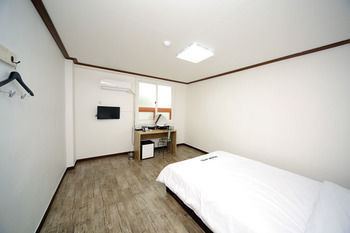 Ekonomy Hotel Mokpo