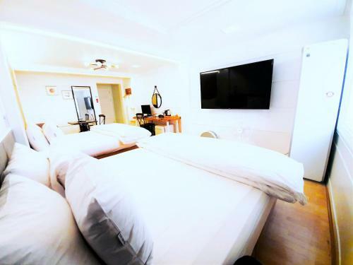 Uneed Hotel