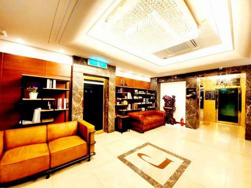 Uneed Hotel