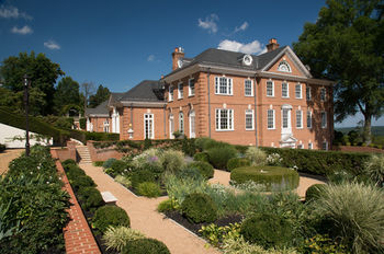 Hotel Albemarle Estate At Trump Winery