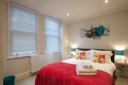 Flying Butler - Barons Court Apartments