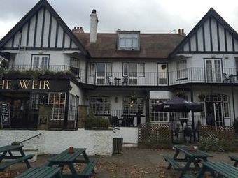 Hostal The Weir Hotel